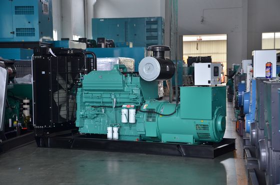 125KVA Silent Diesel Generator Set Powered By Cummins Engine and Water Cooled Method
